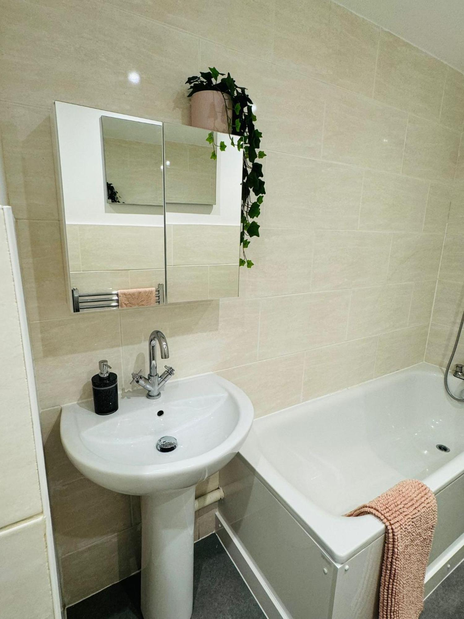 Jubilee Rooms 15 Minutes Central Londra Exterior foto